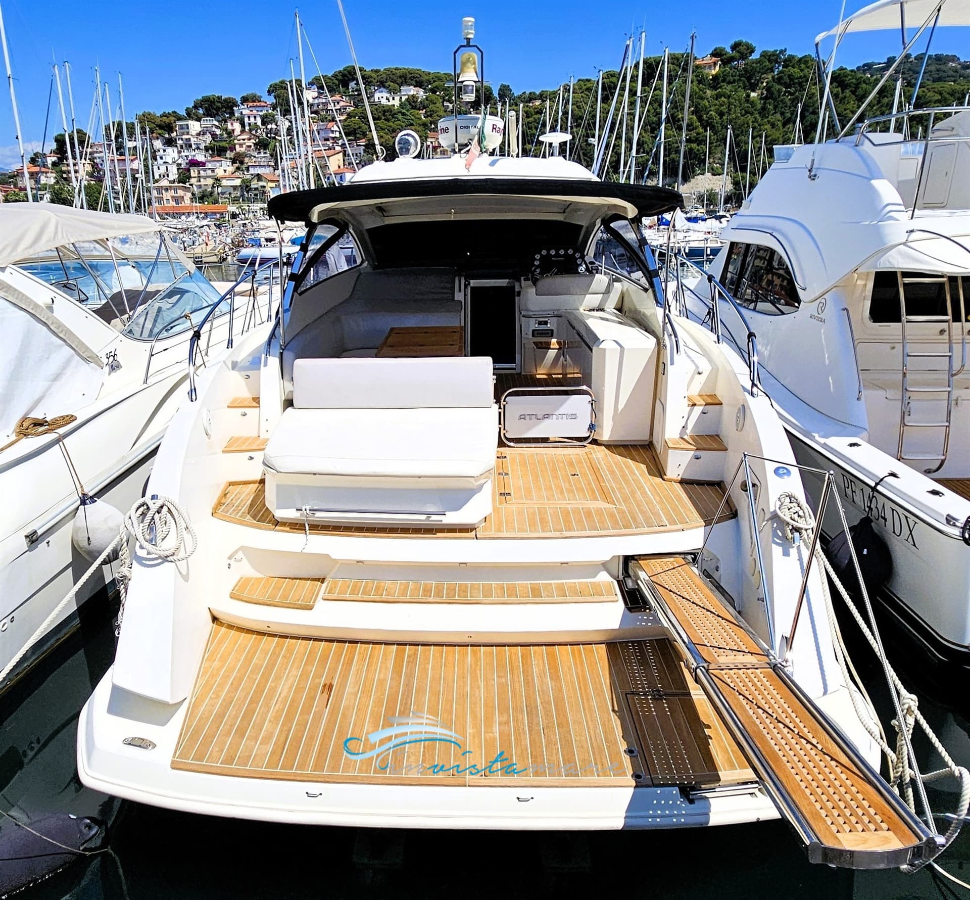 Azimut Atlantis 44 - Interior View Azimut Atlantis 44 - Interior View