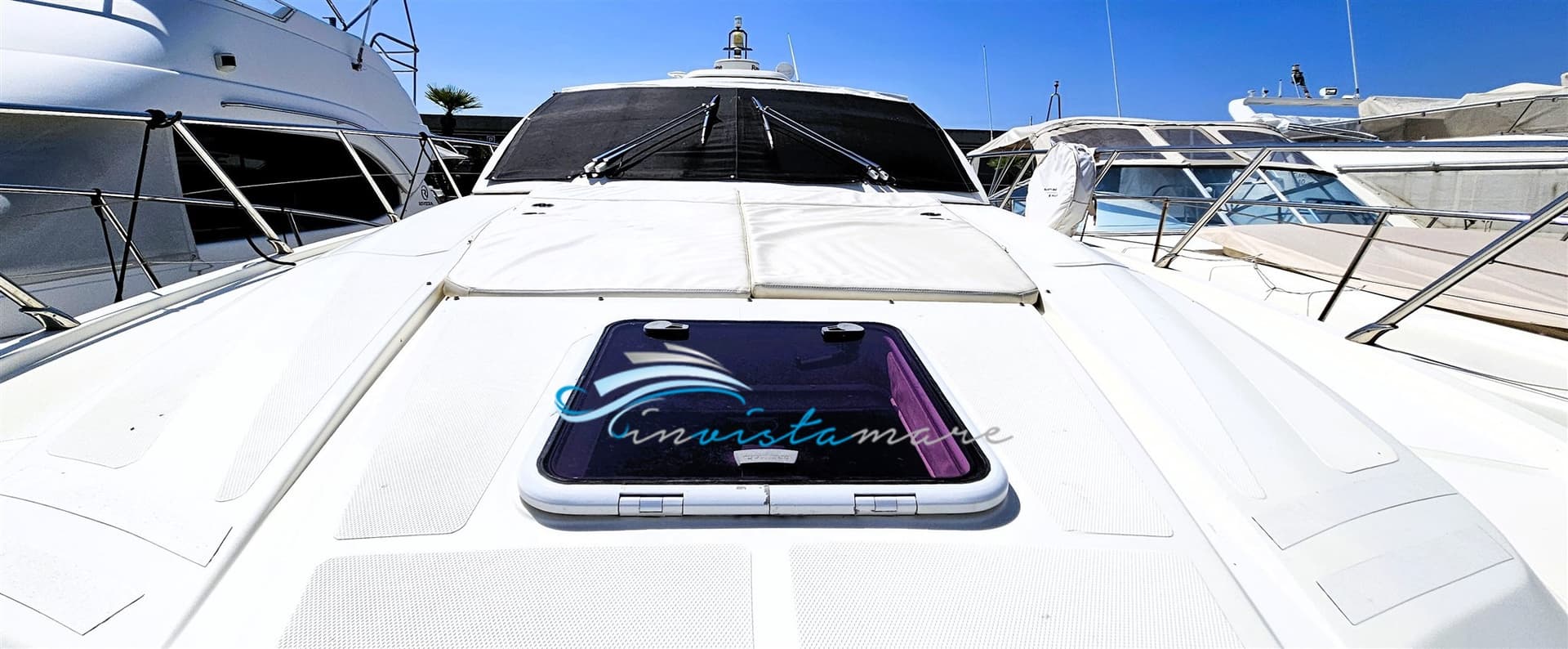 Azimut Atlantis 44 - Deck View Azimut Atlantis 44 - Deck View