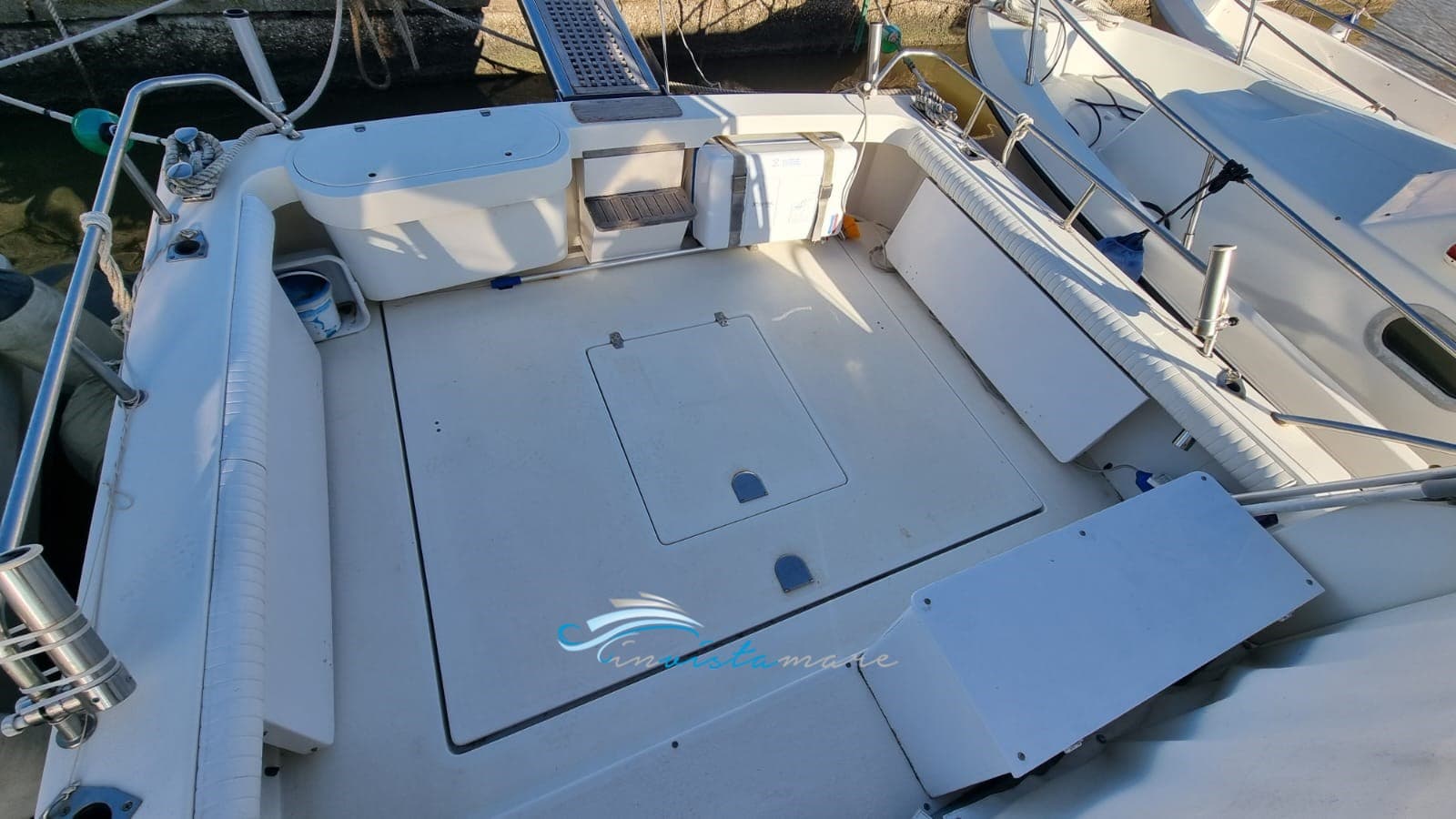 Plastik Space 310 Open - Deck View Plastik Space 310 Open - Deck View