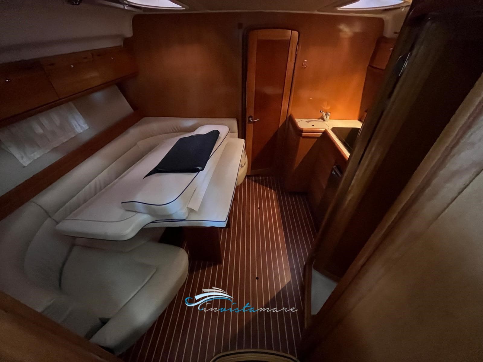 Bavaria 33 Sport used - hero image 10