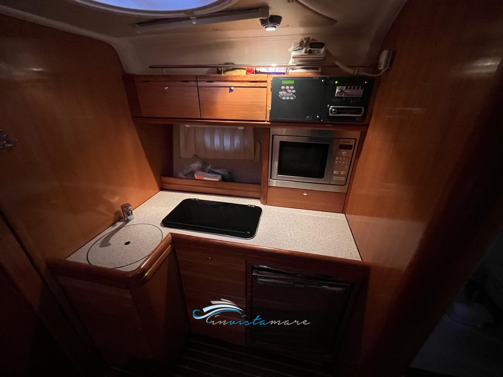 Bavaria 33 Sport used - hero image 11