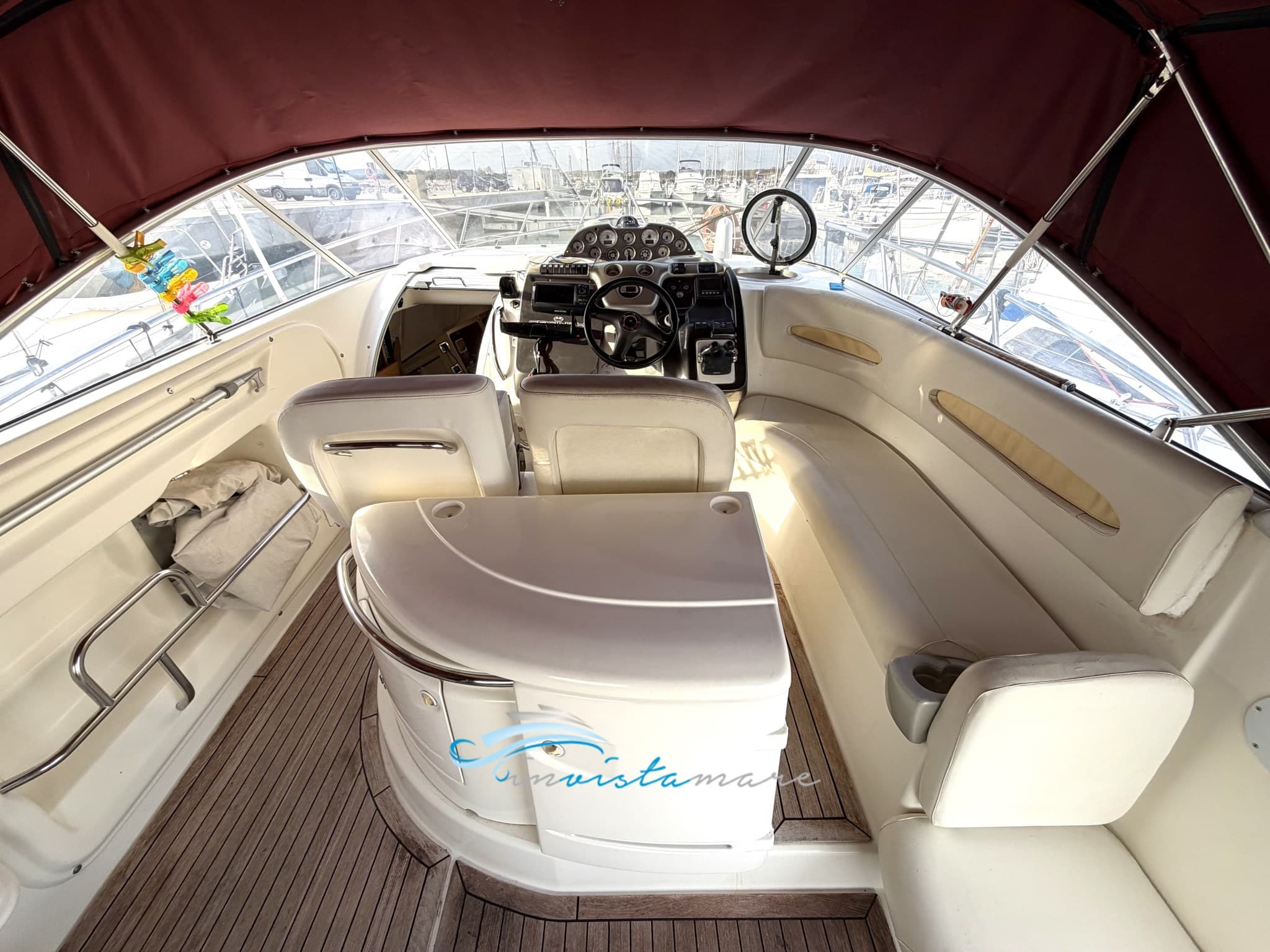 Cranchi Zaffiro 32 - Interior View Cranchi Zaffiro 32 - Interior View