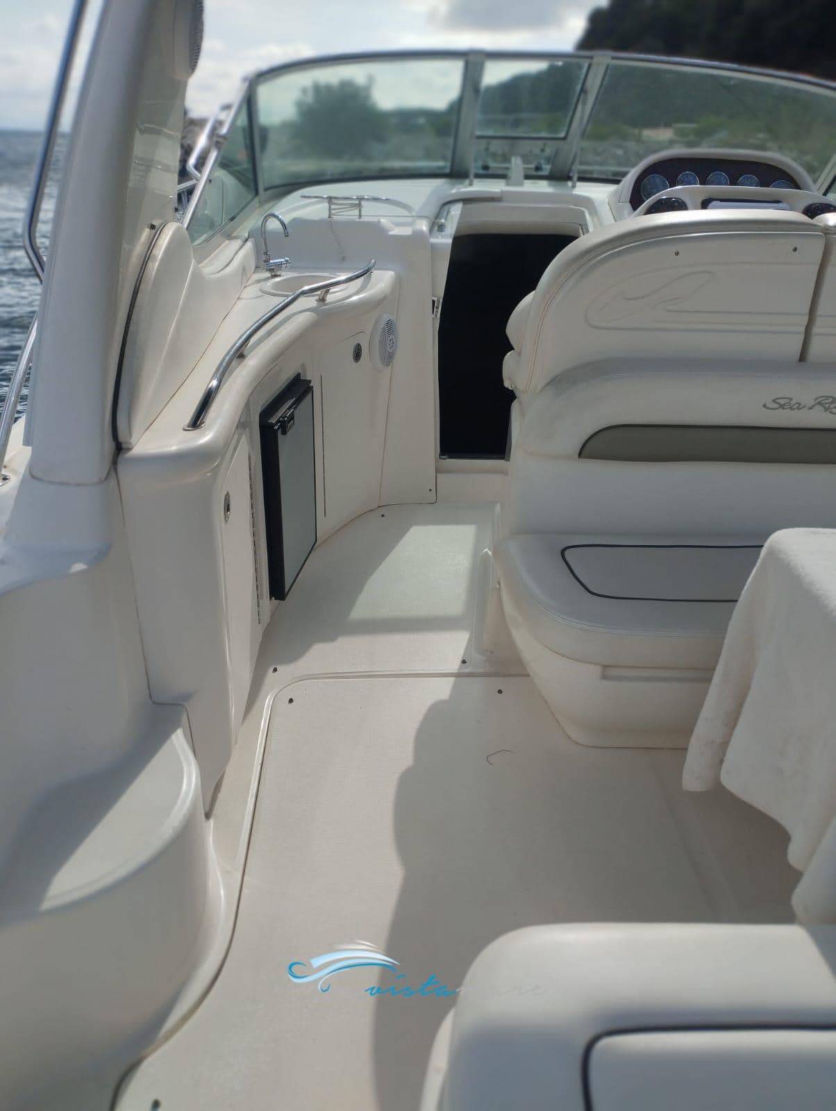 Sea Ray 335 Da - Interior View Sea Ray 335 Da - Interior View