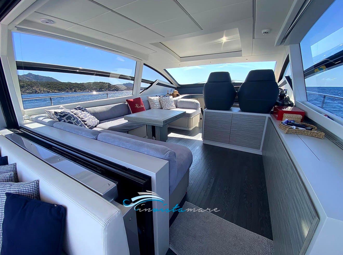 Pershing Pershing 62 used - hero image 10