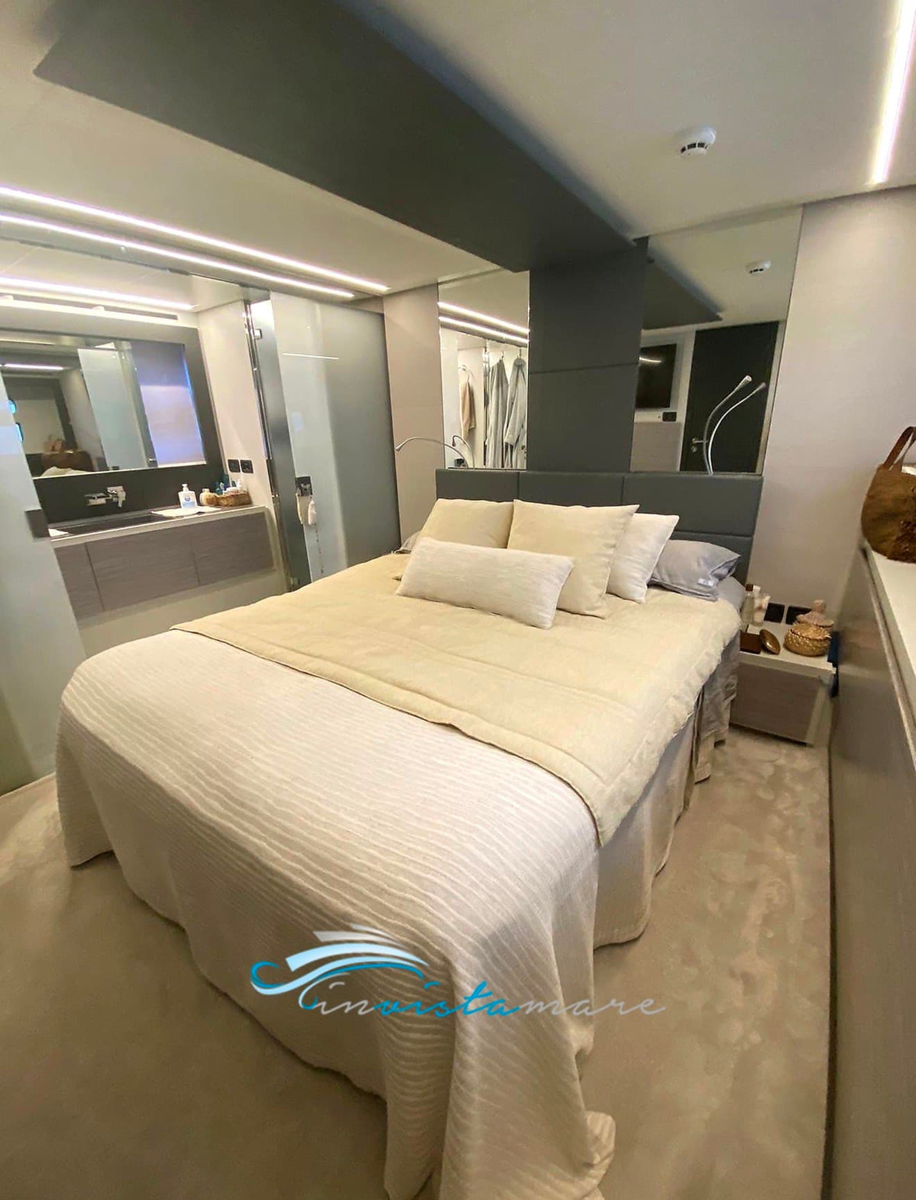 Pershing Pershing 62 used - hero image 13