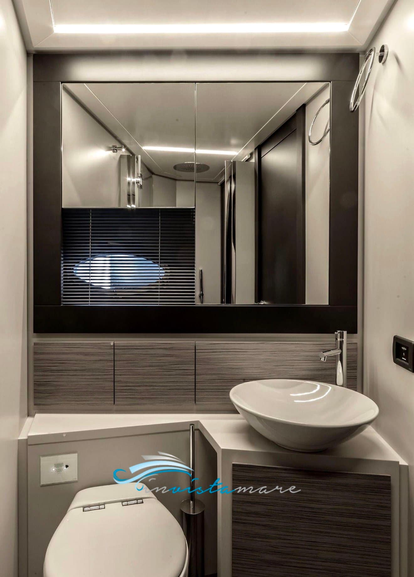 Pershing Pershing 62 used - hero image 16