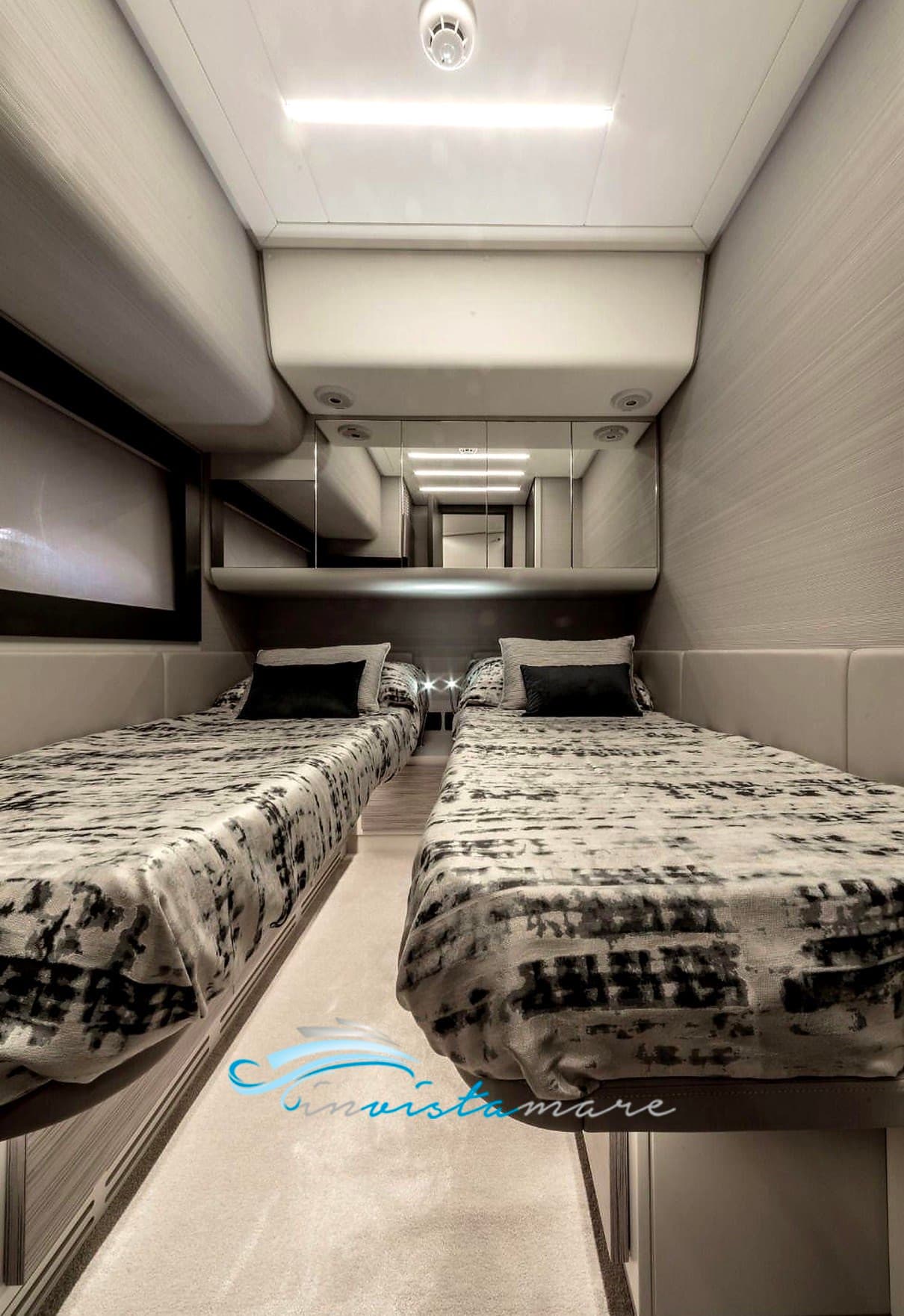 Pershing Pershing 62 used - hero image 17