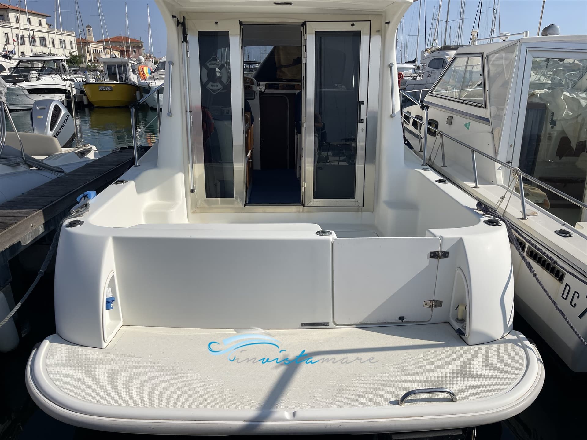 Intermare Intermare 30 Cruiser - Detail View 1 Intermare Intermare 30 Cruiser - Detail View 1