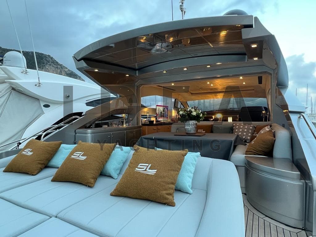 Pershing Pershing 64' - Interior View Pershing Pershing 64' - Interior View