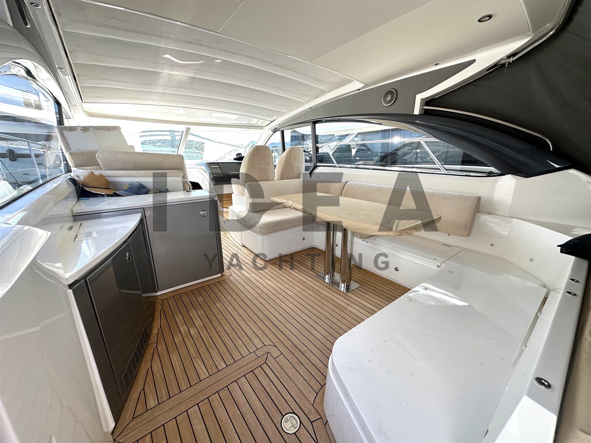 Princess Yachts V50 Open - Detail View 1 Princess Yachts V50 Open - Detail View 1