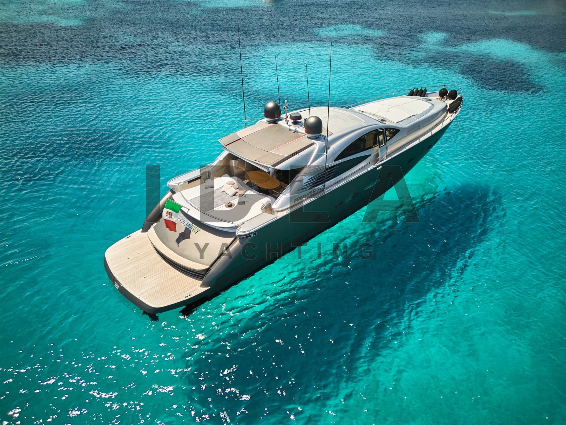 Pershing Pershing 76 - Detail View 1 Pershing Pershing 76 - Detail View 1