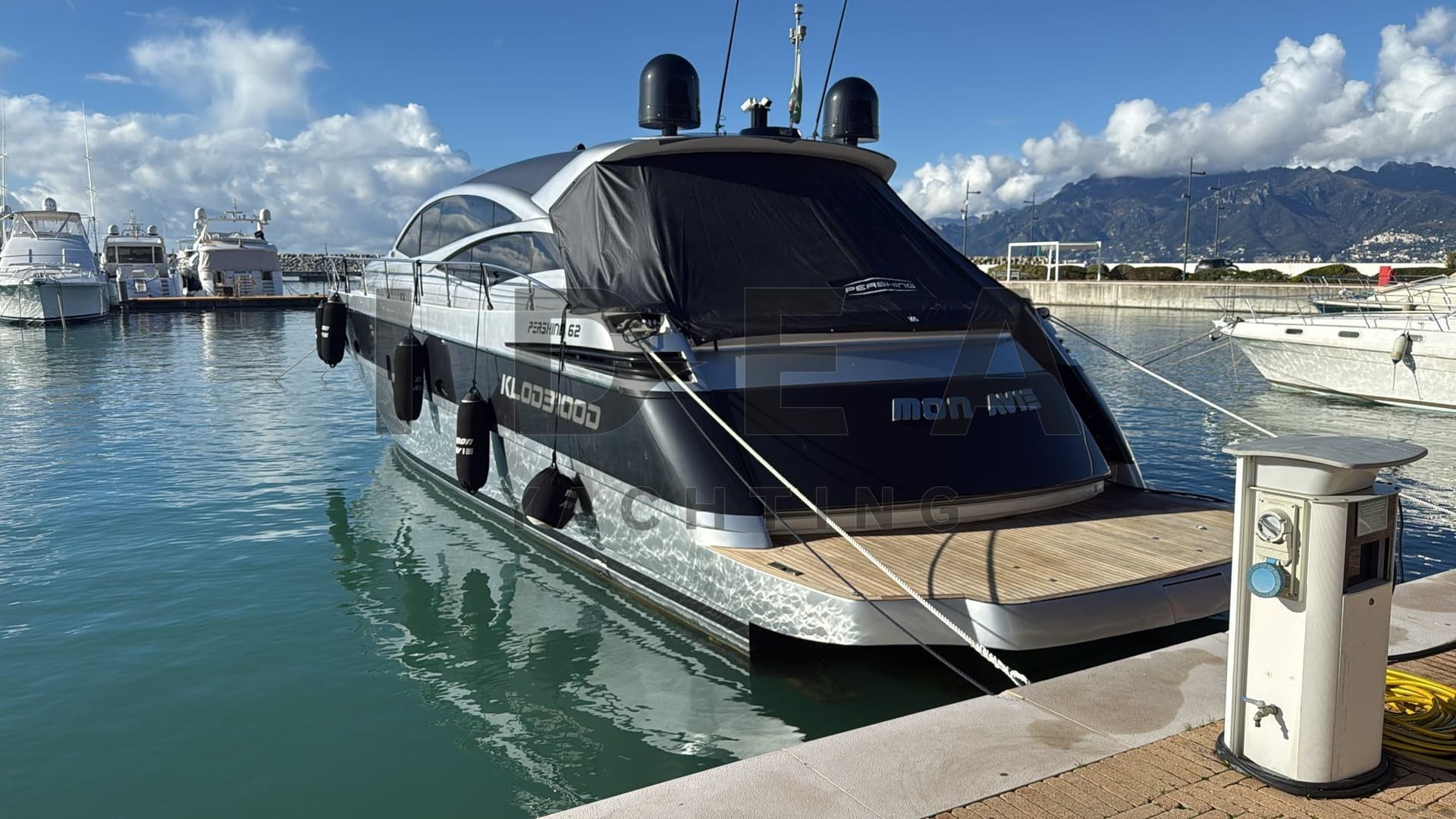 Pershing Pershing 62 - Detail View 1 Pershing Pershing 62 - Detail View 1