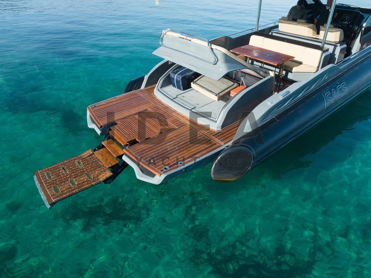 SACS Rebel 47 - Deck View SACS Rebel 47 - Deck View