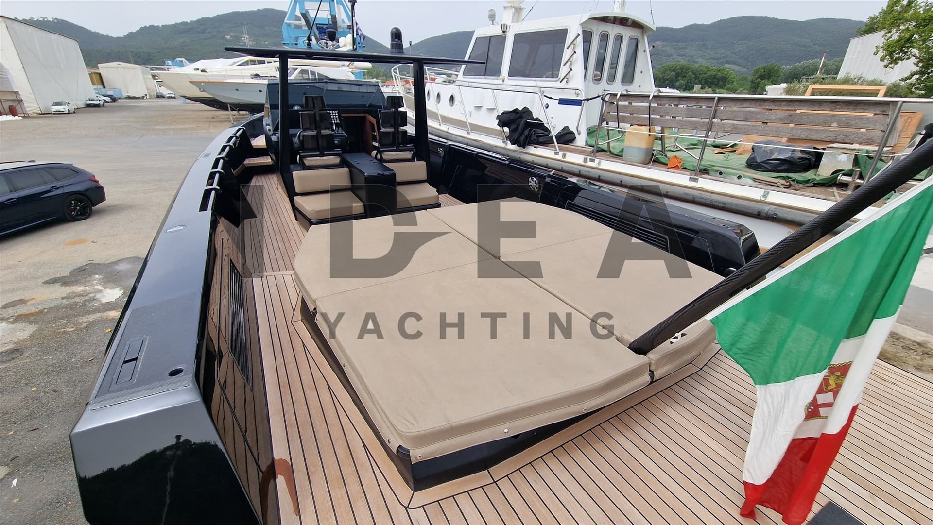 Wally Tender 43 usato - foto hero 13