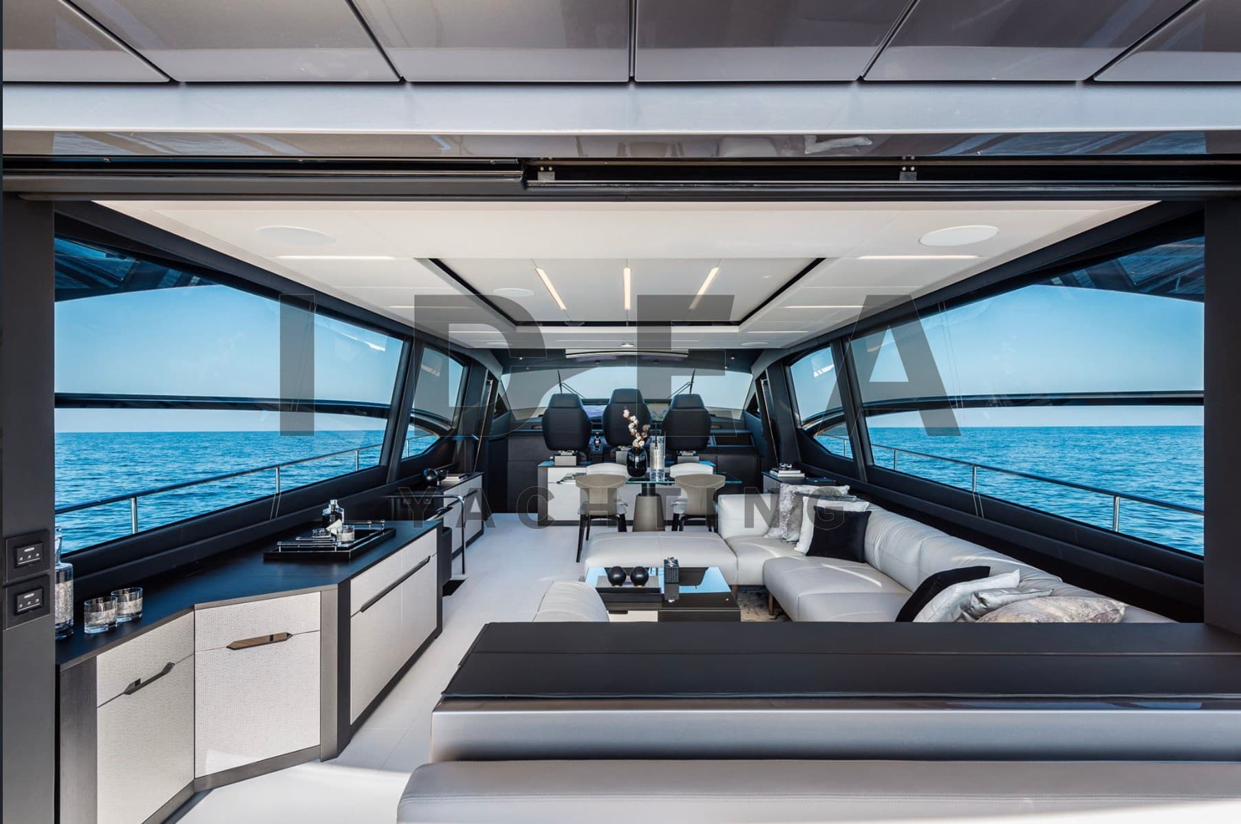 Pershing Pershing 8x - Deck View Pershing Pershing 8x - Deck View