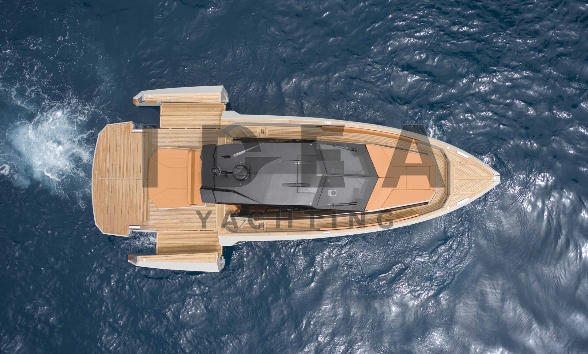 Evo Yachts R4 - Detail View 1 Evo Yachts R4 - Detail View 1