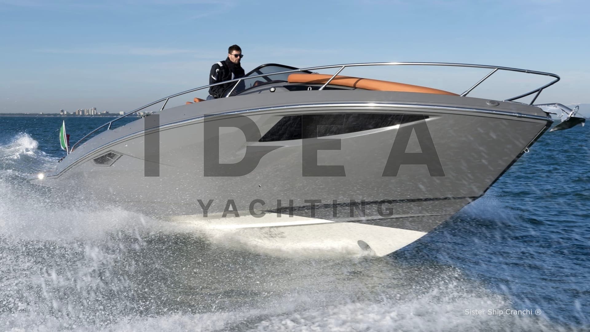 Cranchi E30 Endurance - Deck View Cranchi E30 Endurance - Deck View