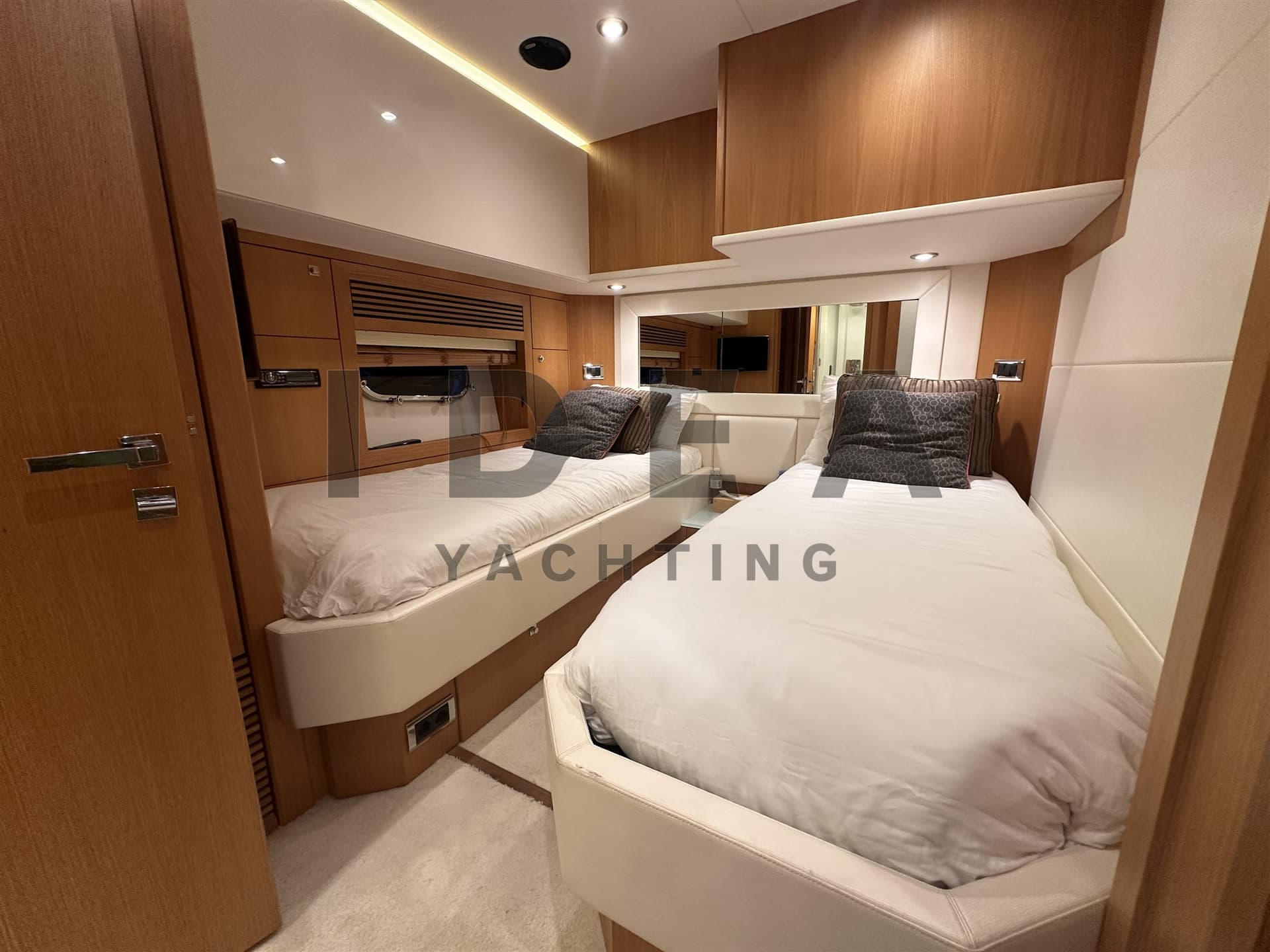Sunseeker Predator 84 used - hero image 18