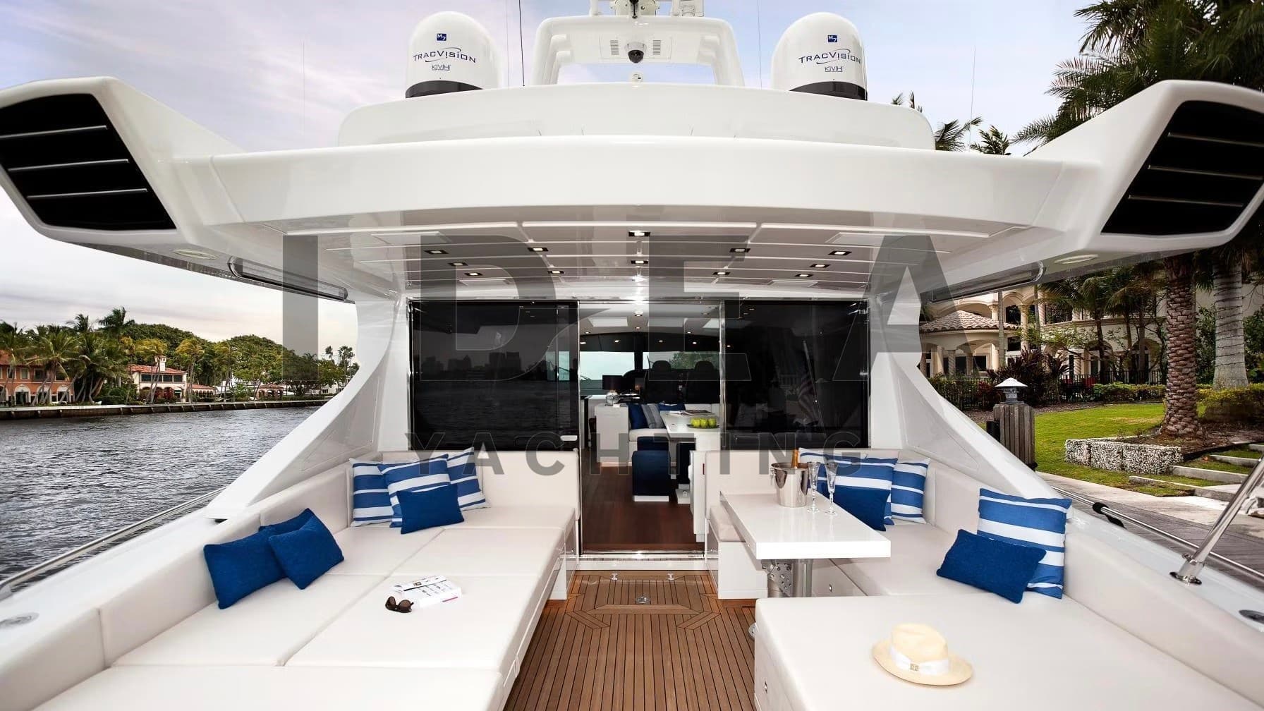 Overmarine Mangusta 80 - Deck View Overmarine Mangusta 80 - Deck View