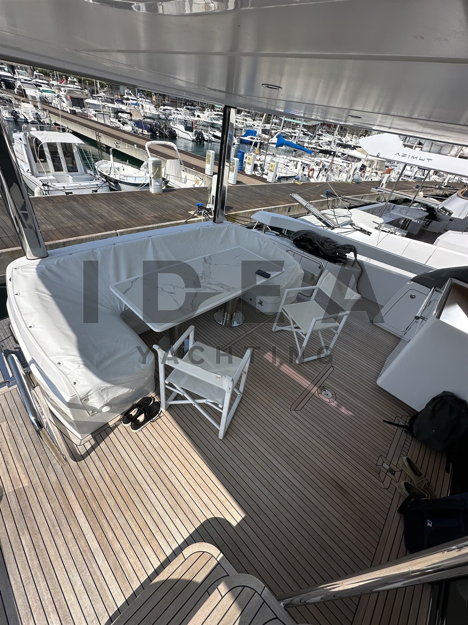 Azimut 78 Flybridge - Detail View 1 Azimut 78 Flybridge - Detail View 1