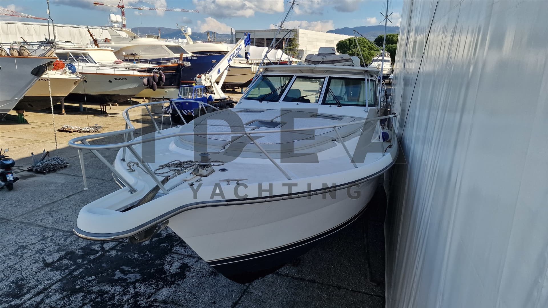 Tiara Yachts 4200 Open - Interior View Tiara Yachts 4200 Open - Interior View