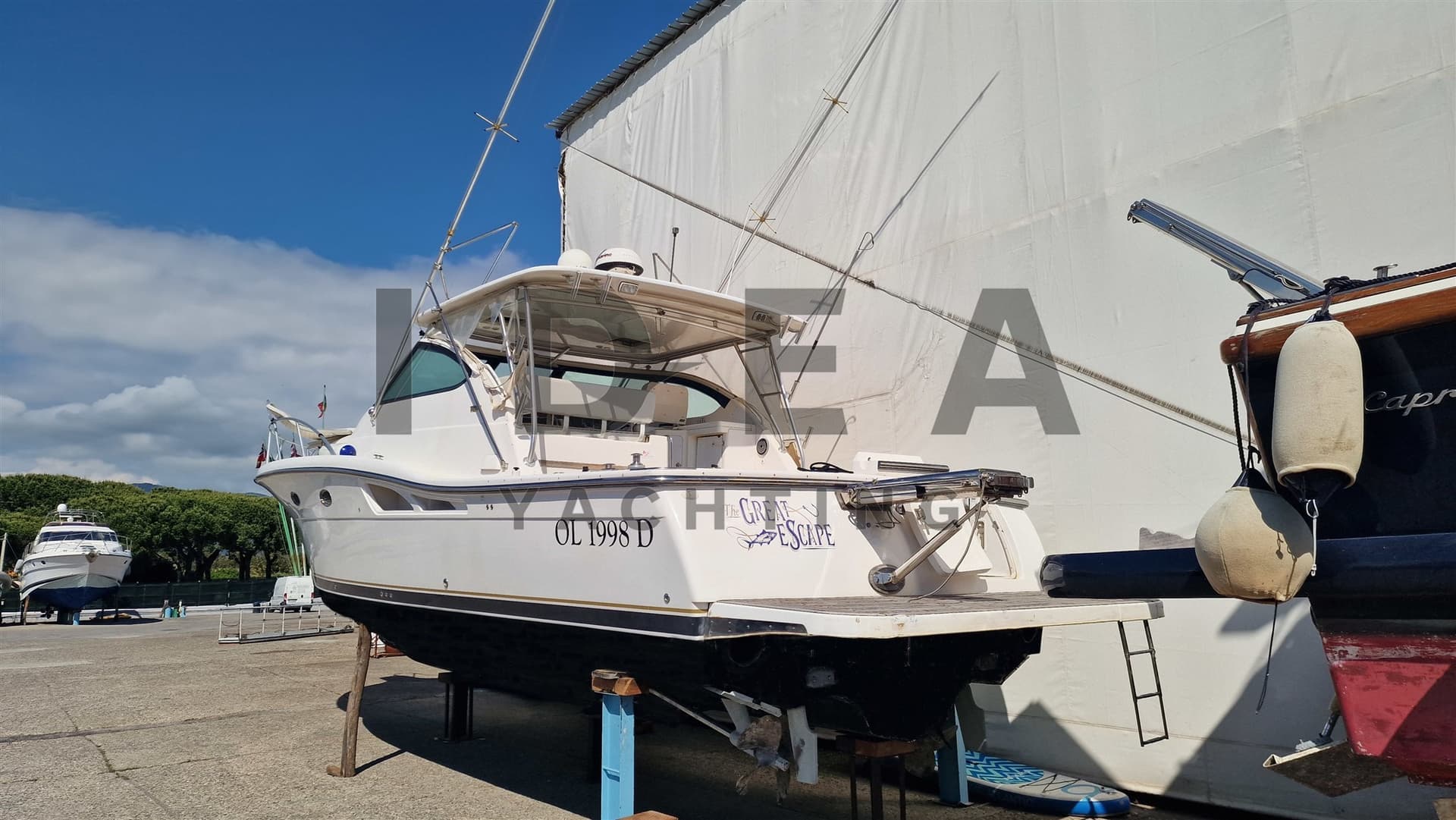 Tiara Yachts 4200 Open - Detail View 1 Tiara Yachts 4200 Open - Detail View 1