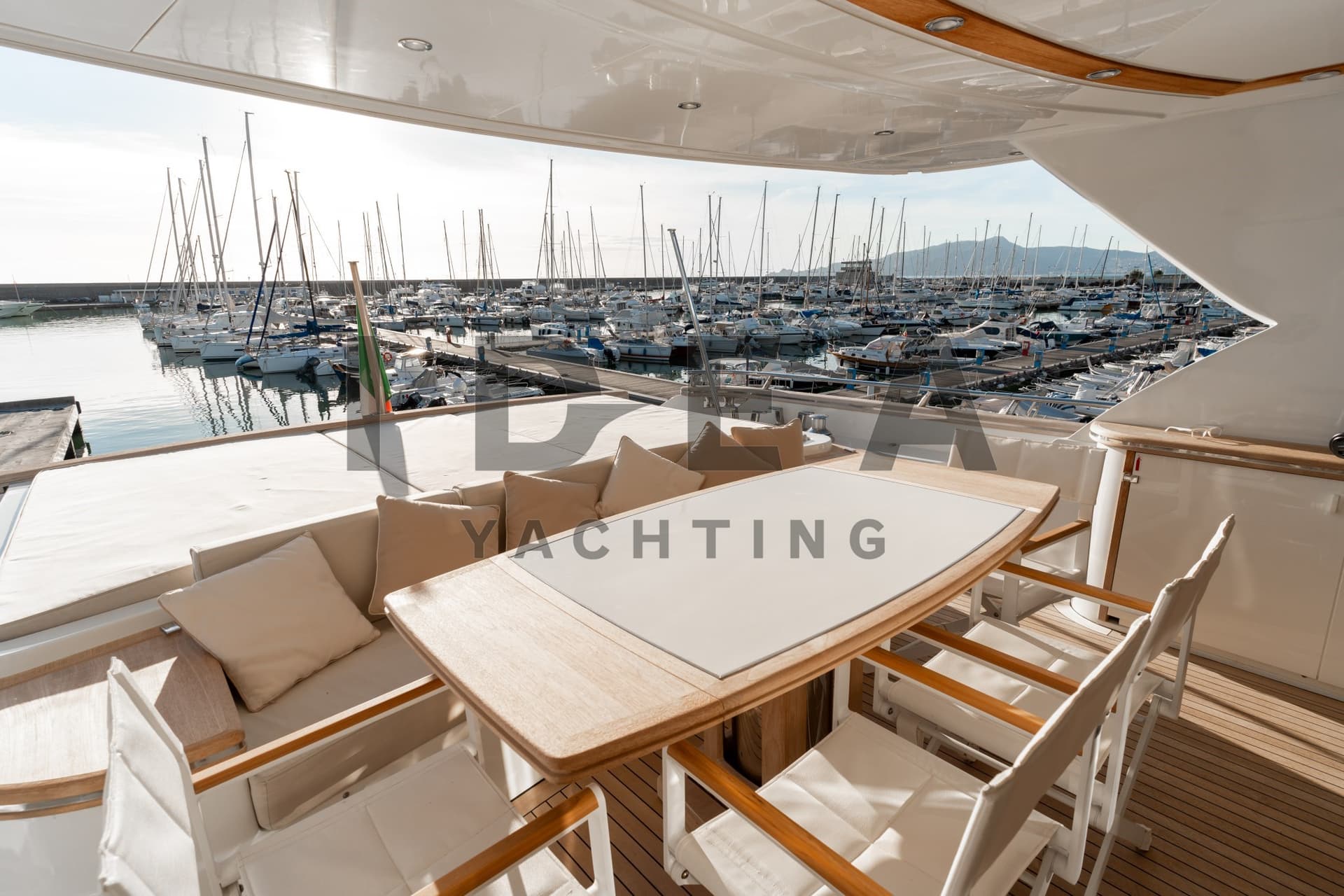 Cerri 86 Flying Sport - Detail View 1 Cerri 86 Flying Sport - Detail View 1