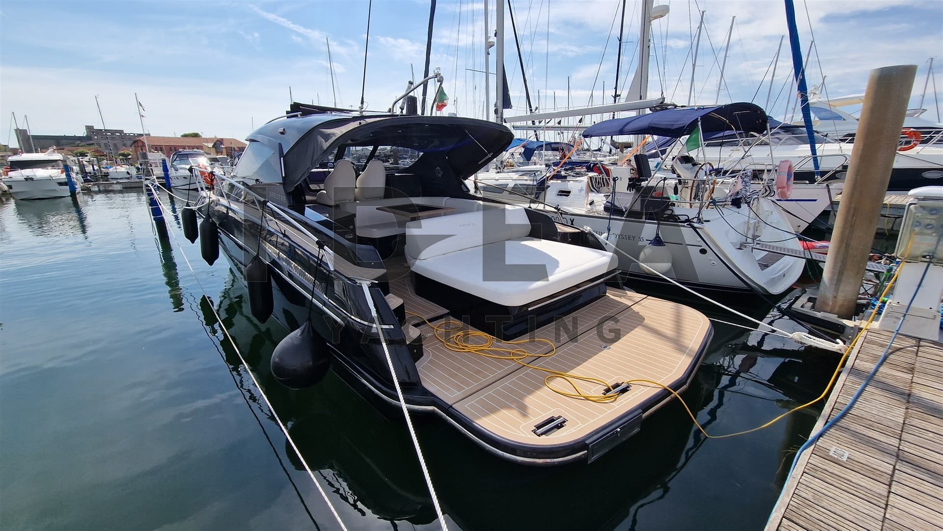 Focus Power 36 Gtx - Interior View Focus Power 36 Gtx - Interior View