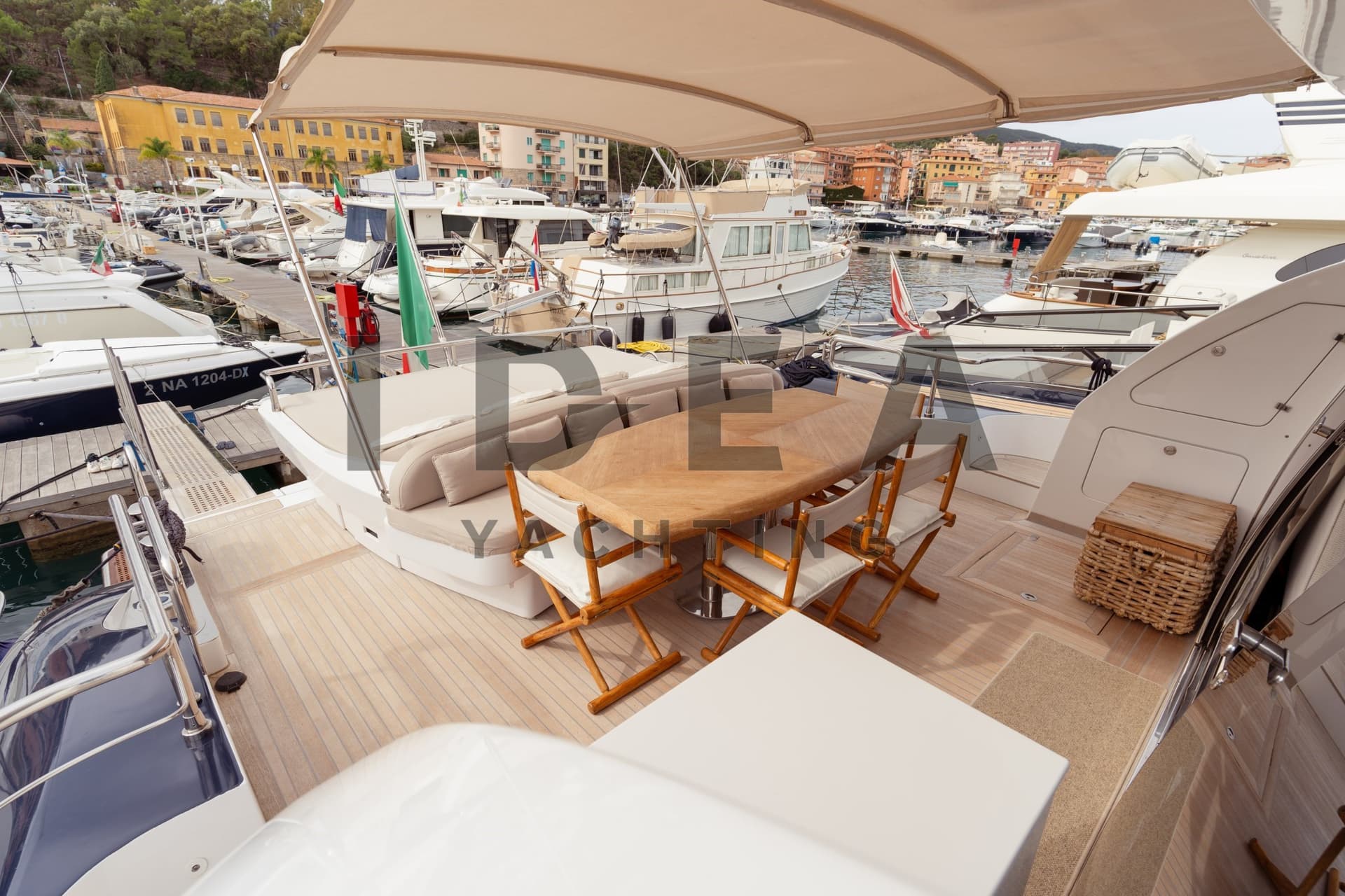 Alalunga Open 85 Sport X - Deck View Alalunga Open 85 Sport X - Deck View