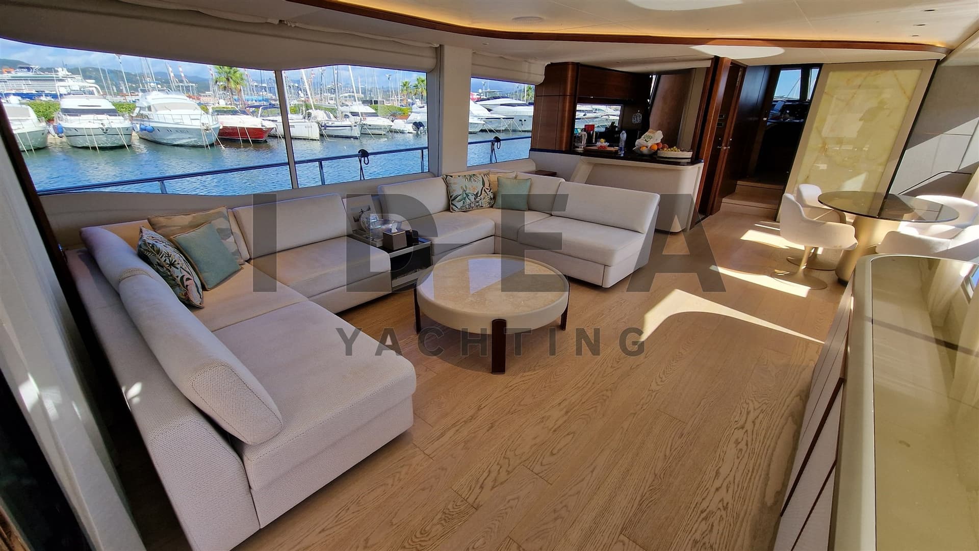 Princess Yachts Y85 - Deck View Princess Yachts Y85 - Deck View