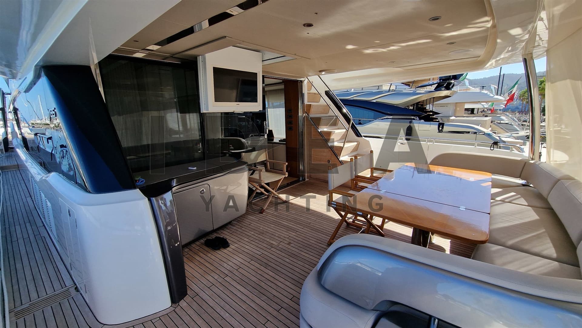 Princess Yachts Y85 - Interior View Princess Yachts Y85 - Interior View