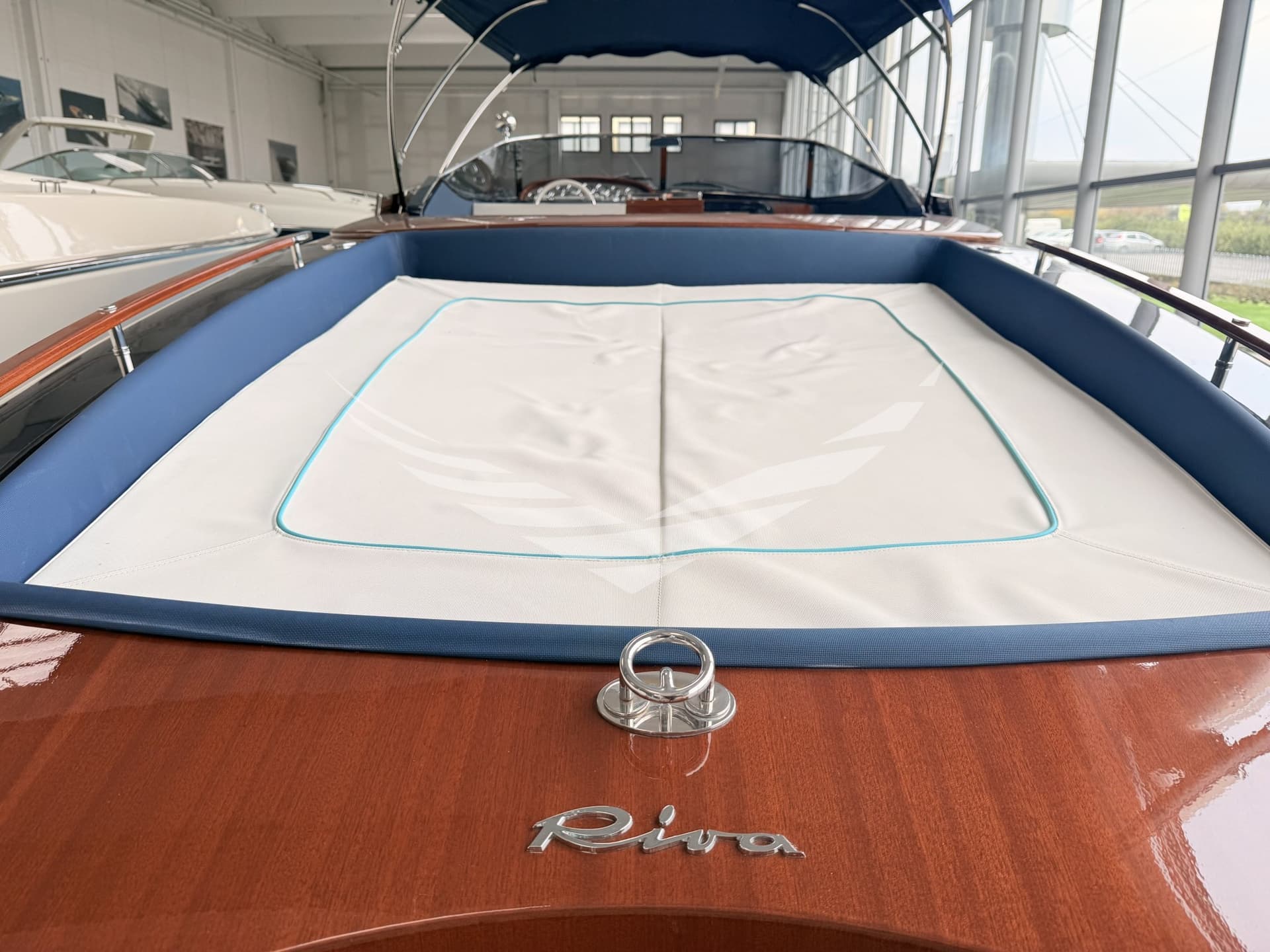 Riva 33 Aquariva Super - Deck View Riva 33 Aquariva Super - Deck View