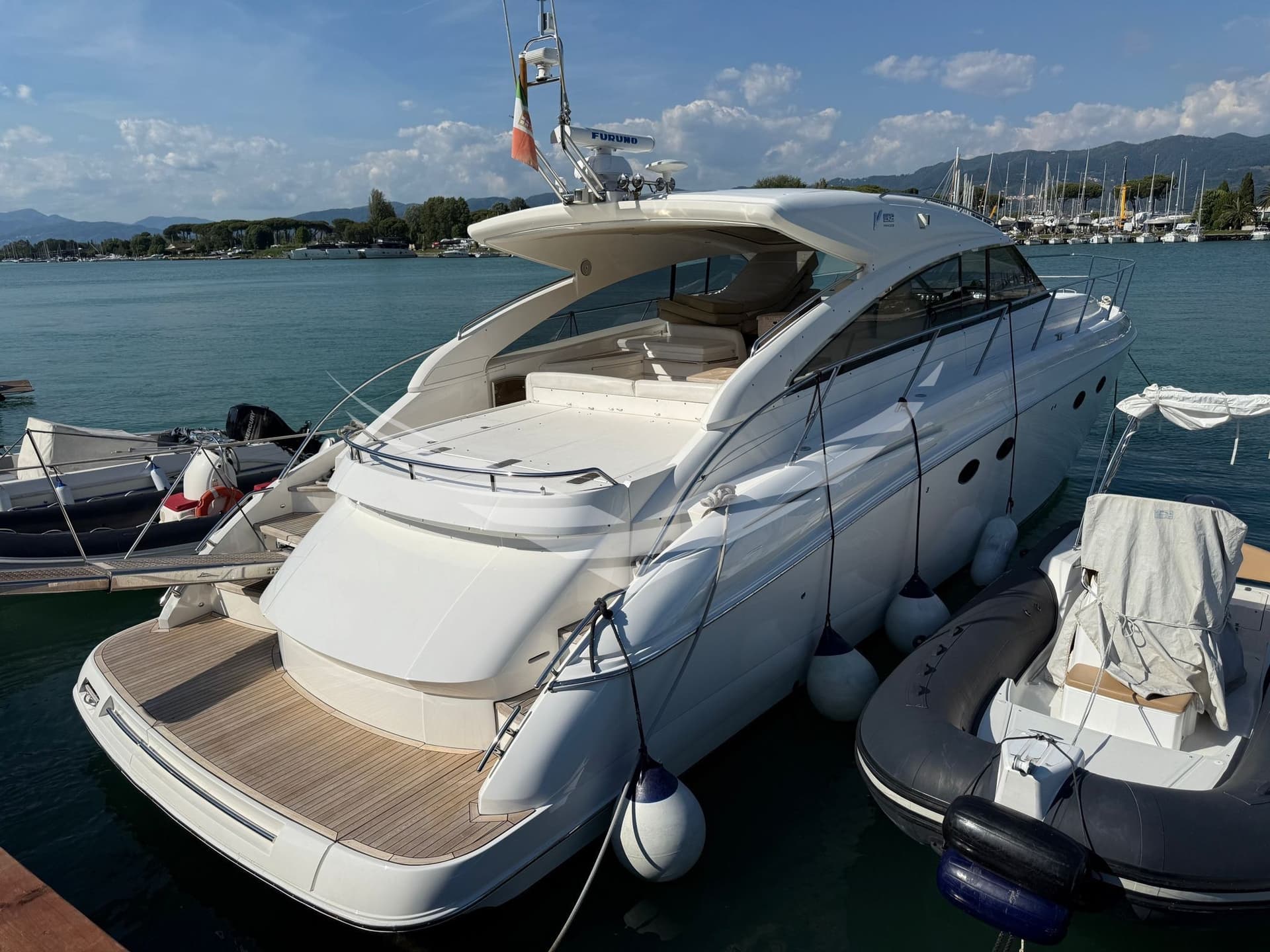 Princess Yachts V 53 usato - foto hero 2