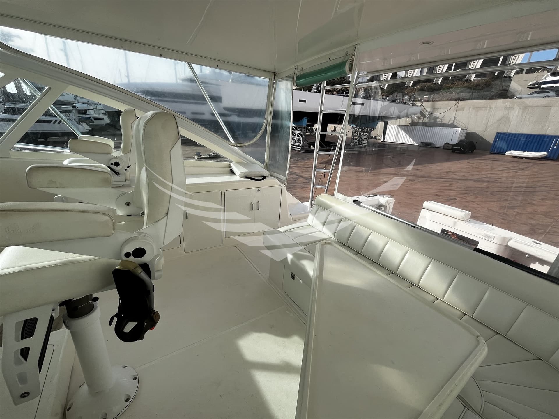 Cabo 45 Express usato - foto hero 20