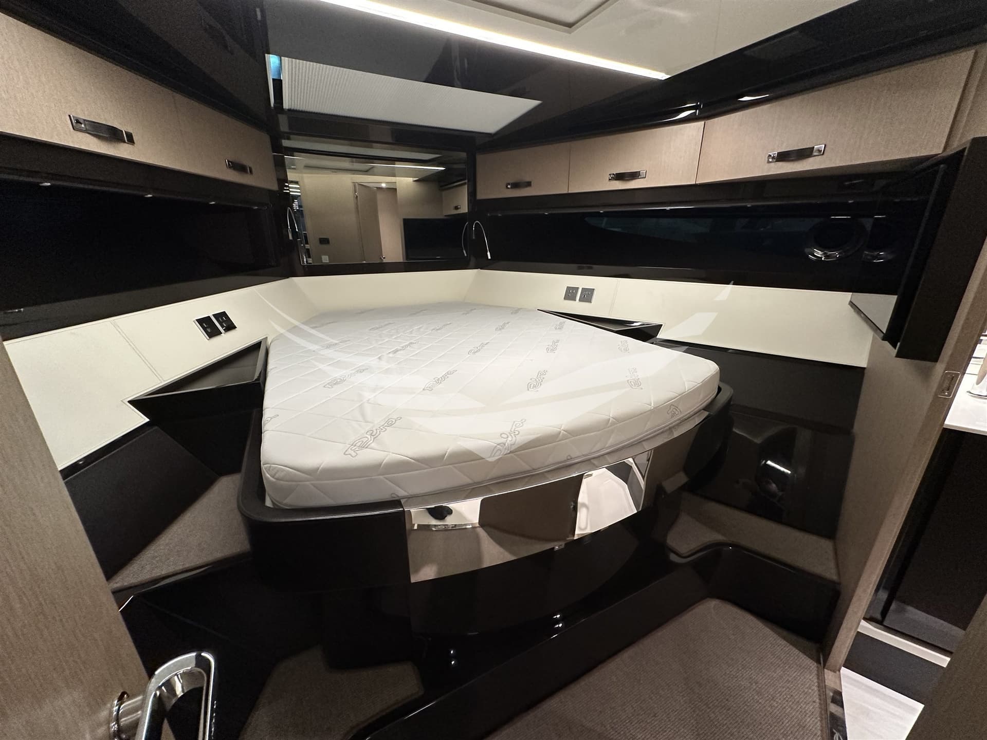 Riva 56 RIVALE usato - foto hero 20
