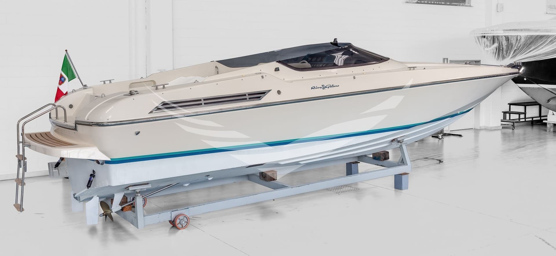 Riva Gitano 31 - Deck View Riva Gitano 31 - Deck View