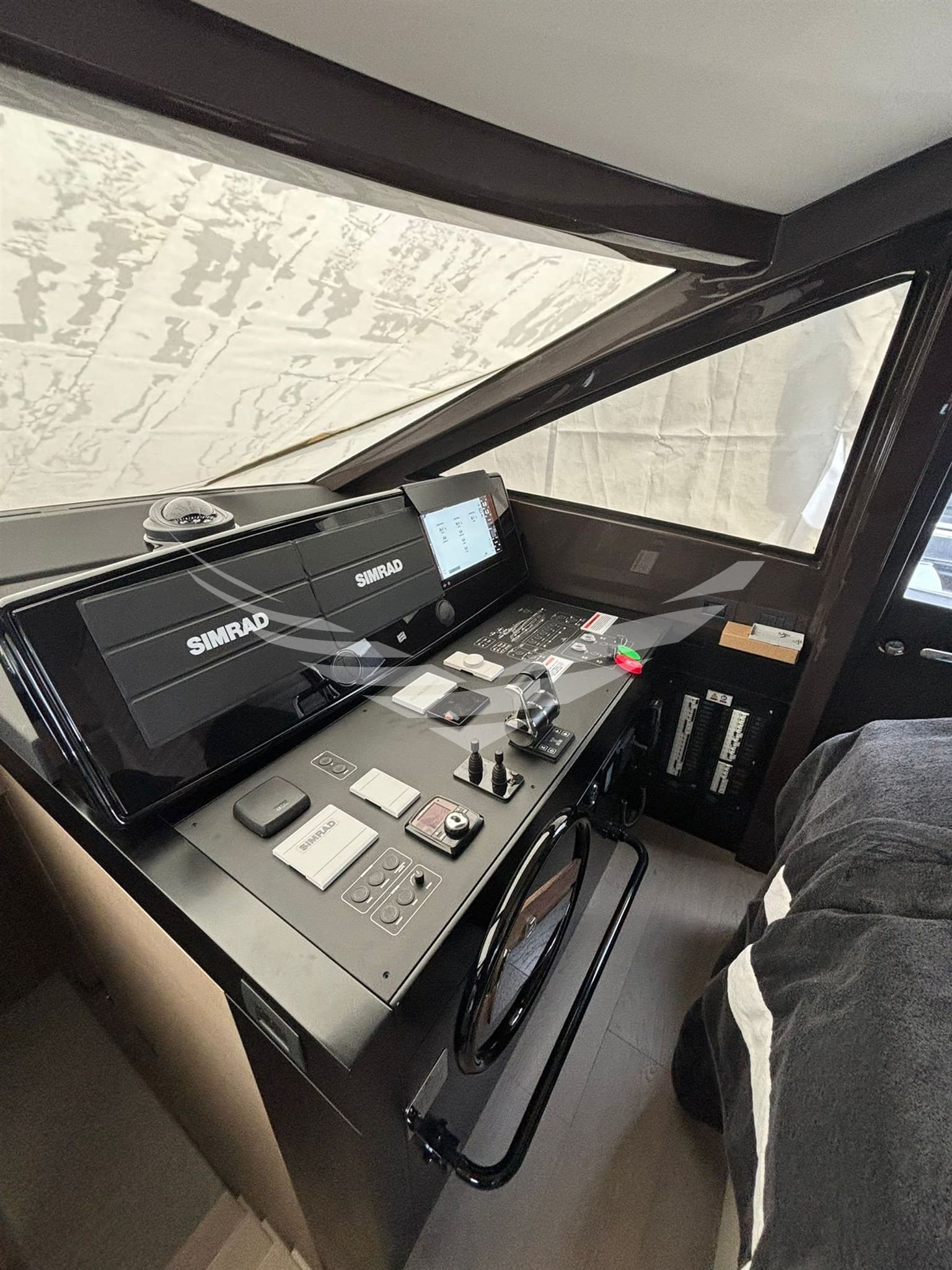 Ferretti 670 usato - foto hero 13