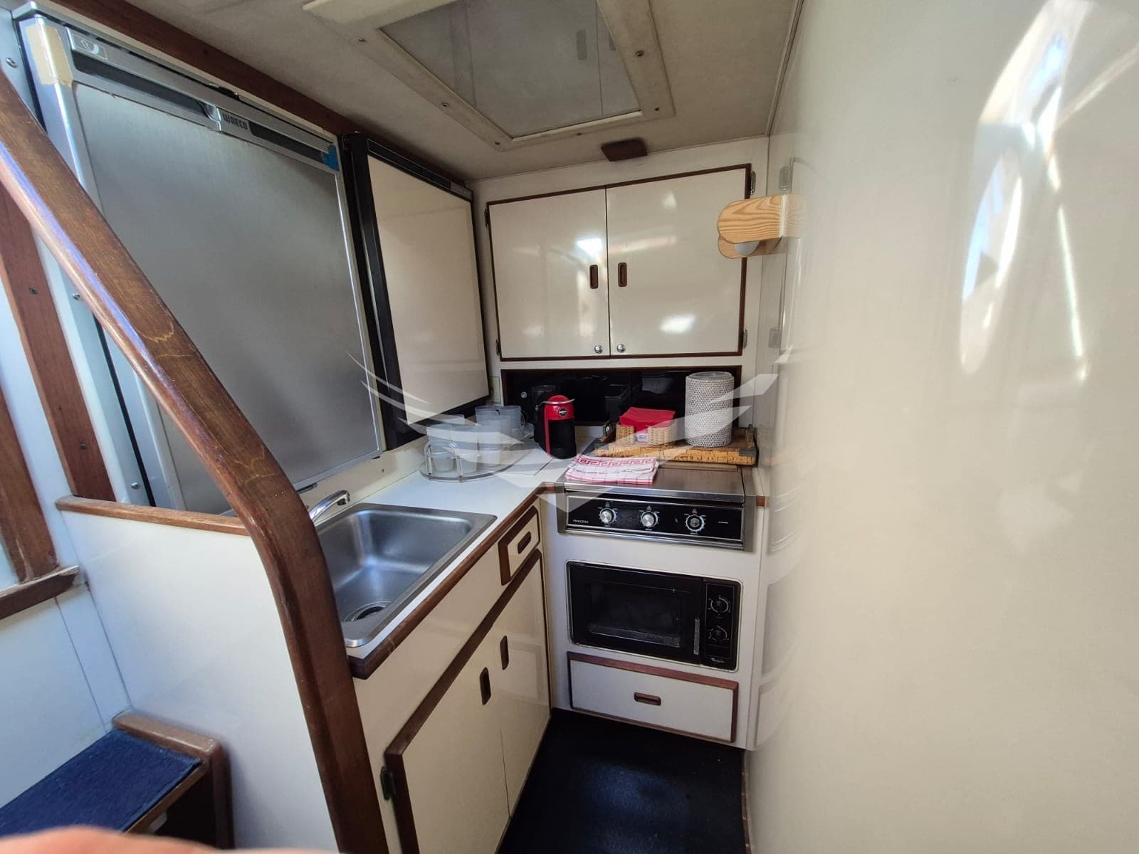 Bertram Yacht 38' Special used - hero image 6
