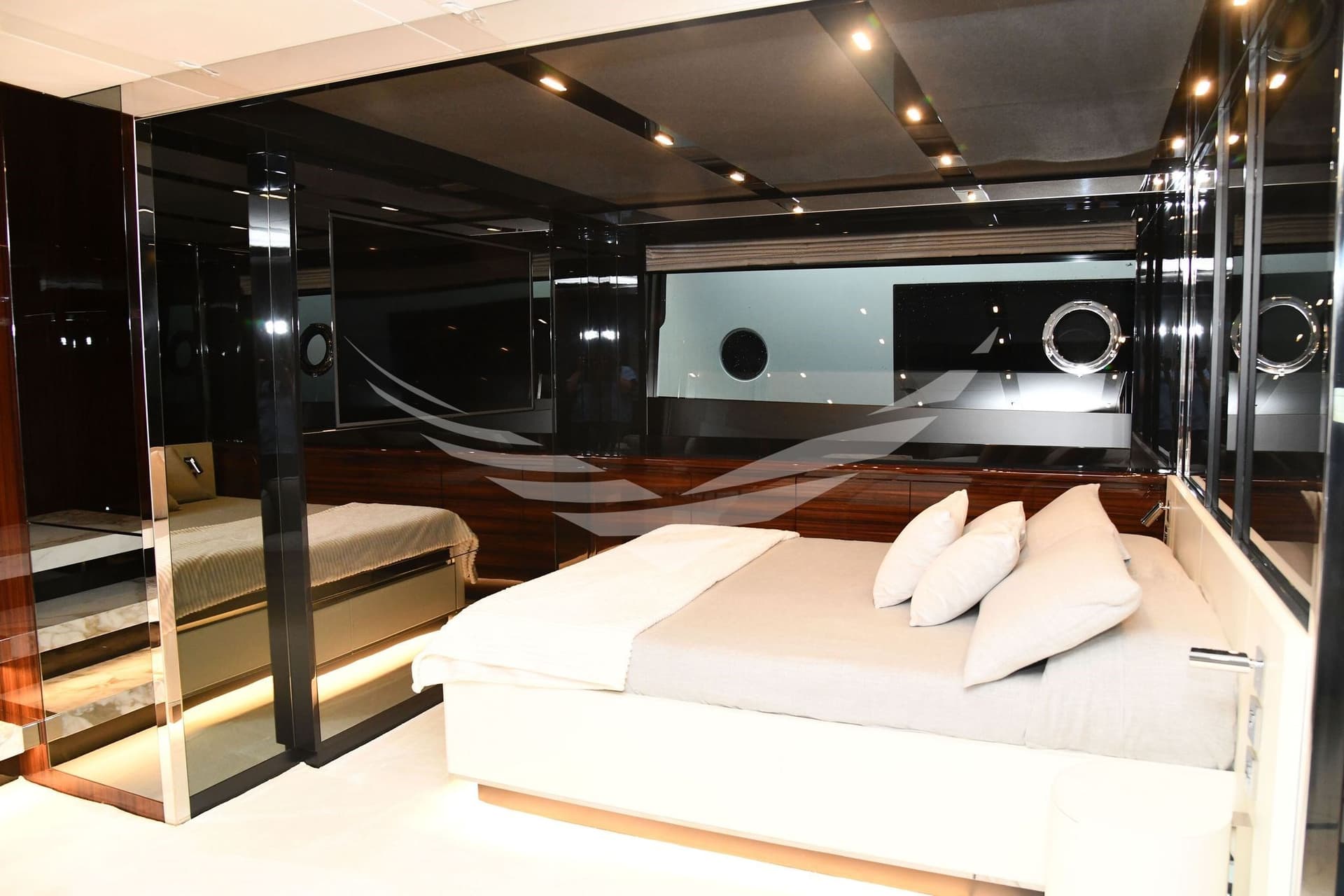 Riva 88 Folgore usato - foto hero 22