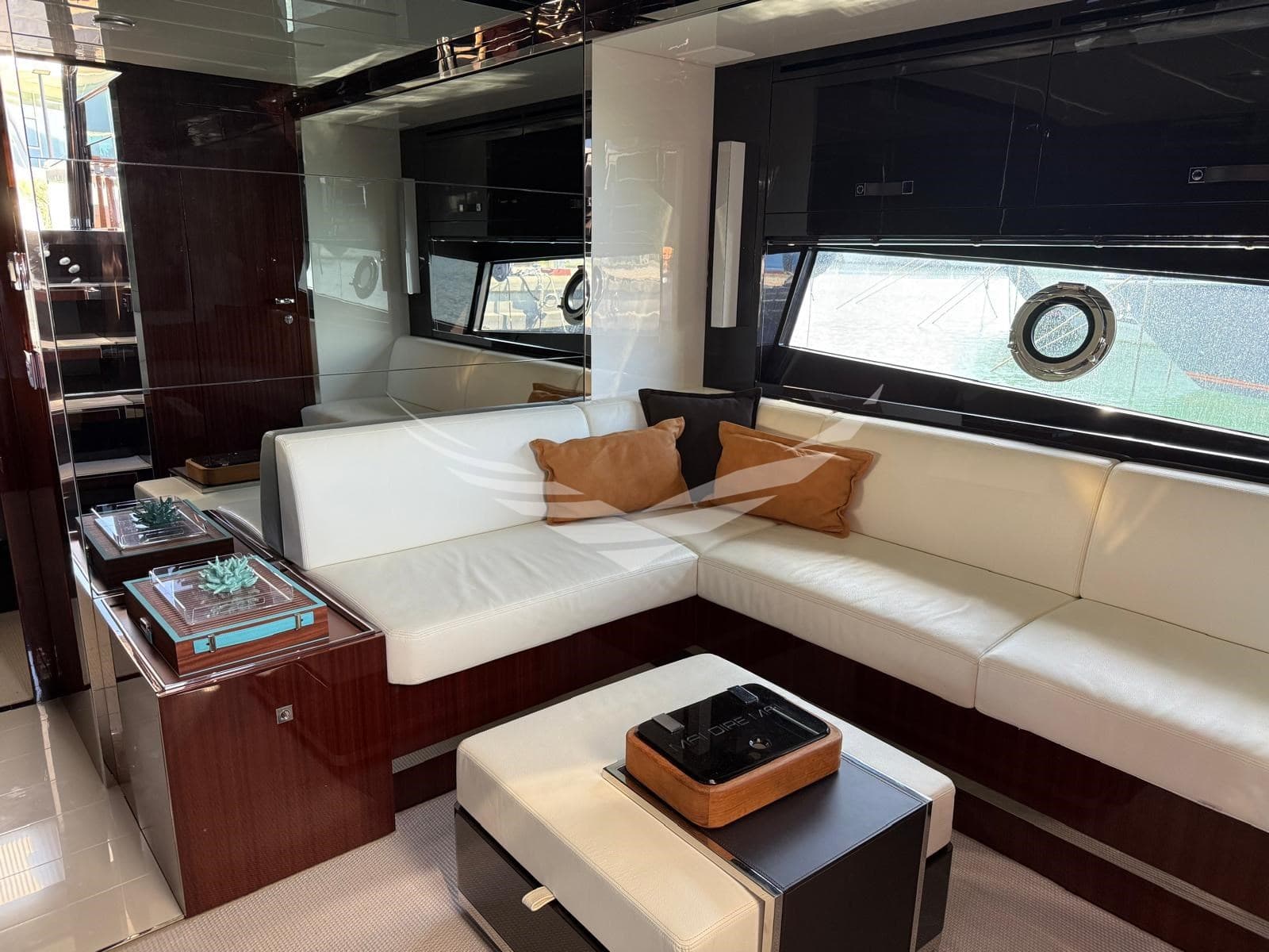 Riva 56 RIVALE usato - foto hero 10