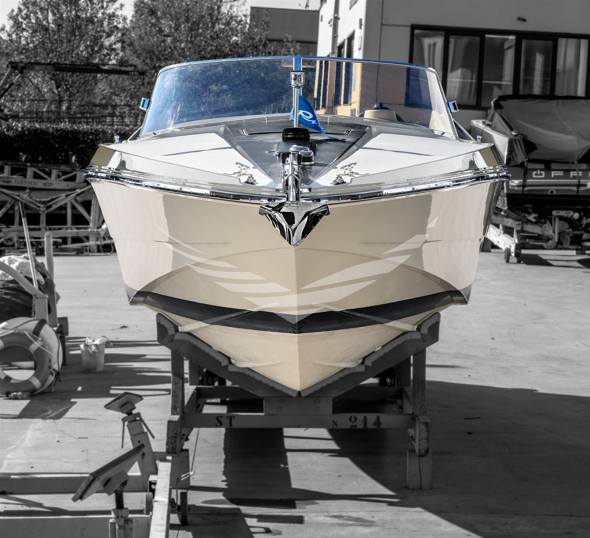 Riva Saint Tropez - Interior View Riva Saint Tropez - Interior View