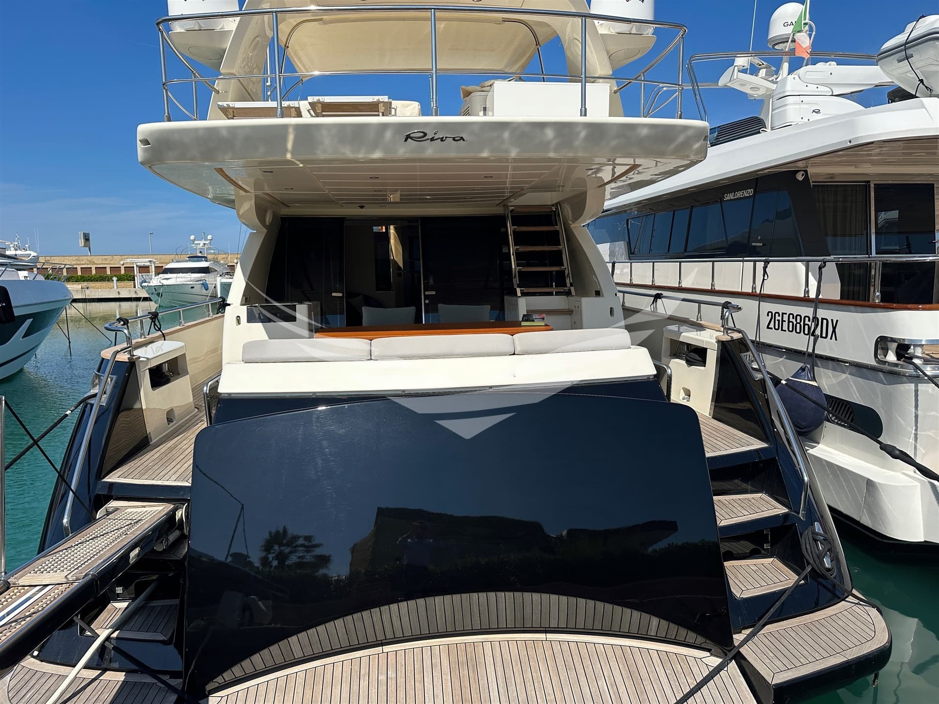 Riva Riva 75 Venere - Deck View Riva Riva 75 Venere - Deck View