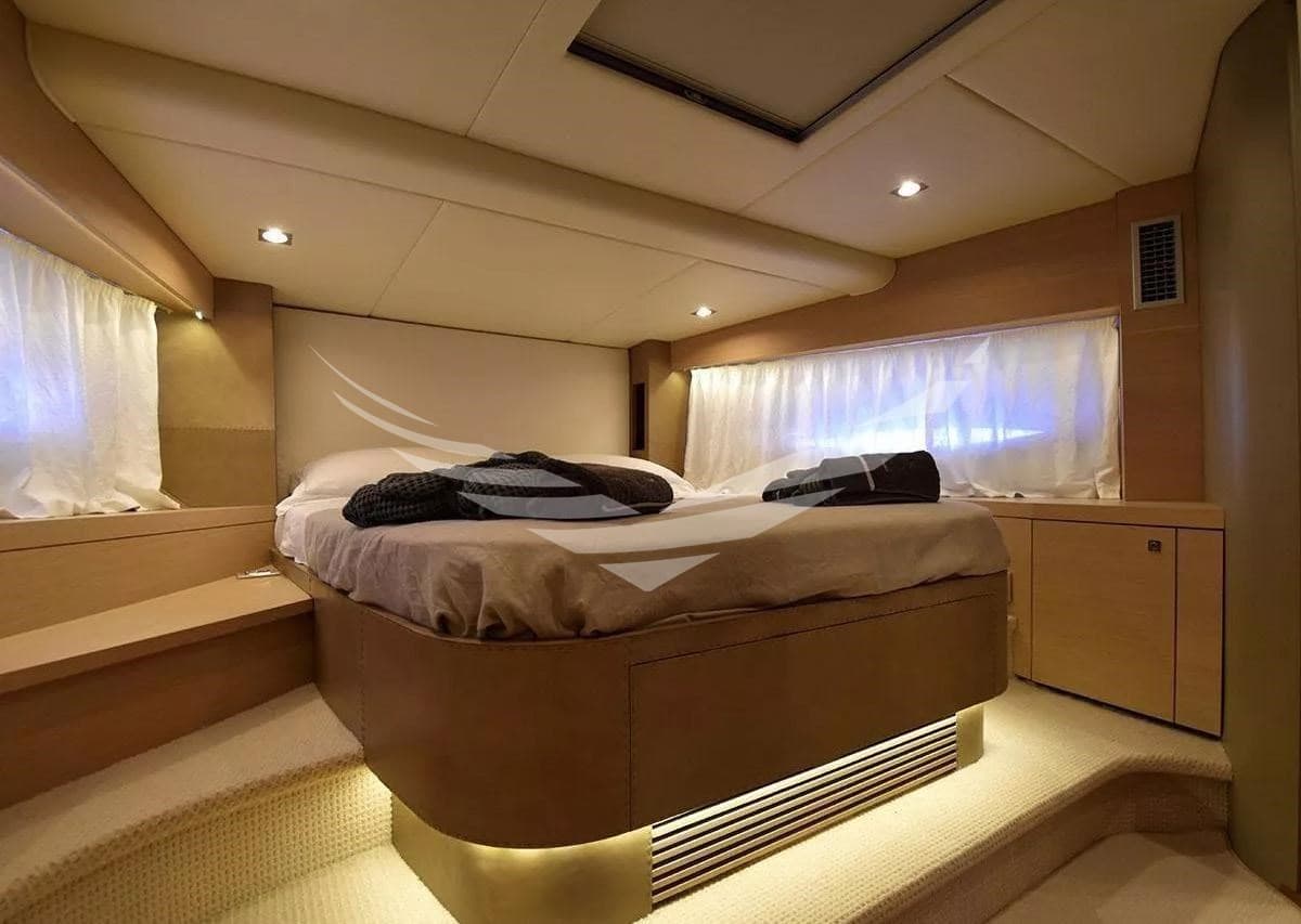 Sunseeker Predator 75 d'occasion - image hero 18