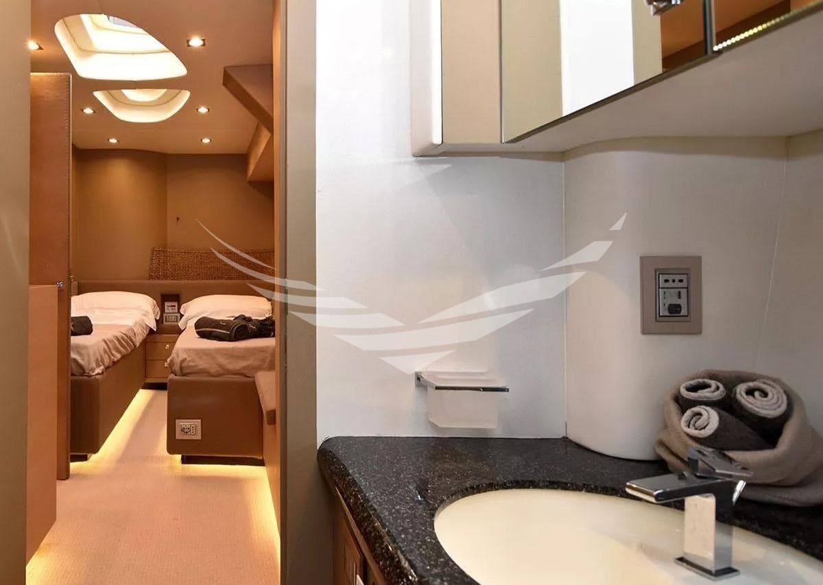 Sunseeker Predator 75 d'occasion - image hero 20