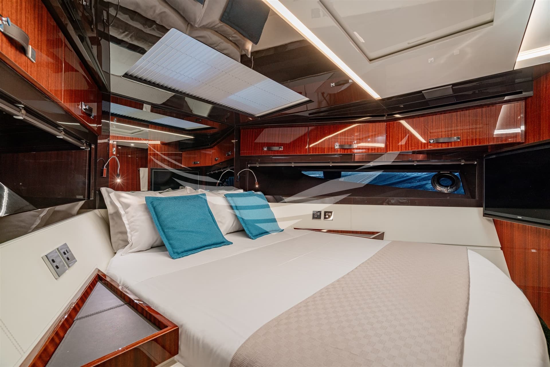 Riva 56 RIVALE usato - foto hero 29