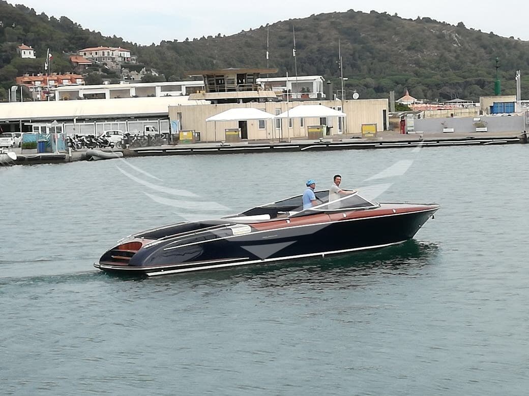 Riva Aquariva 33 used - detail 1