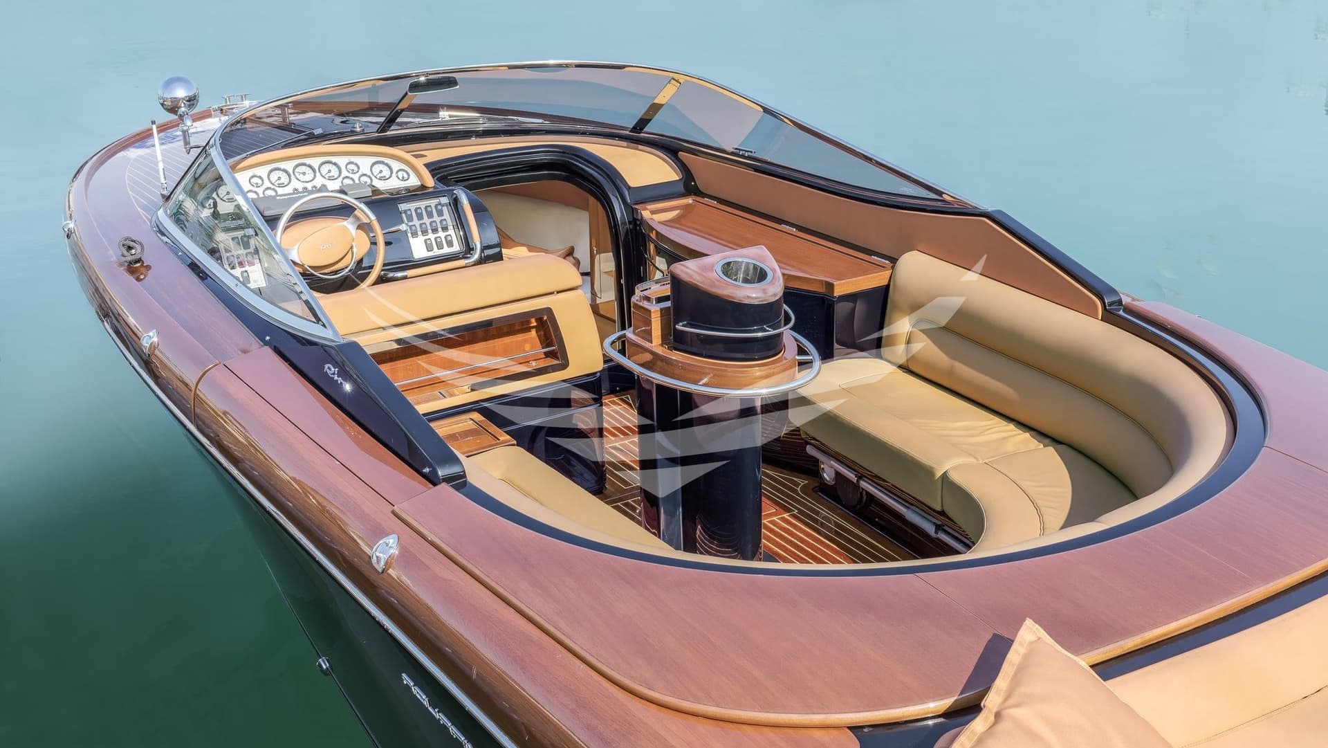 Riva 33 Aquariva Cento - Deck View Riva 33 Aquariva Cento - Deck View