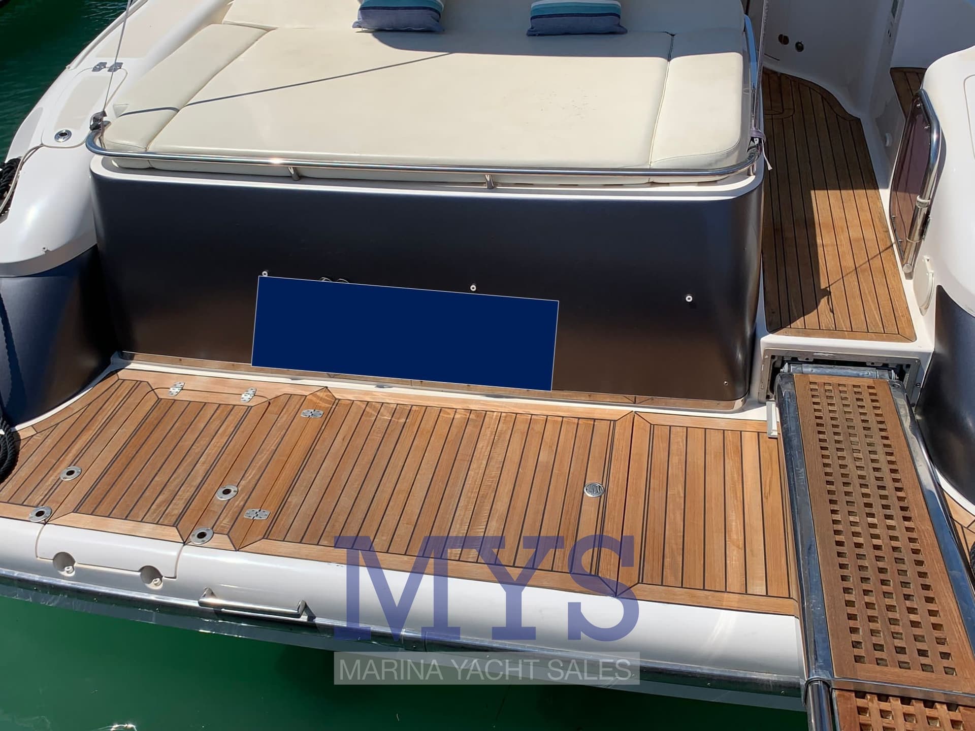 Manò Marine Mano' 38,50 - Deck View Manò Marine Mano' 38,50 - Deck View