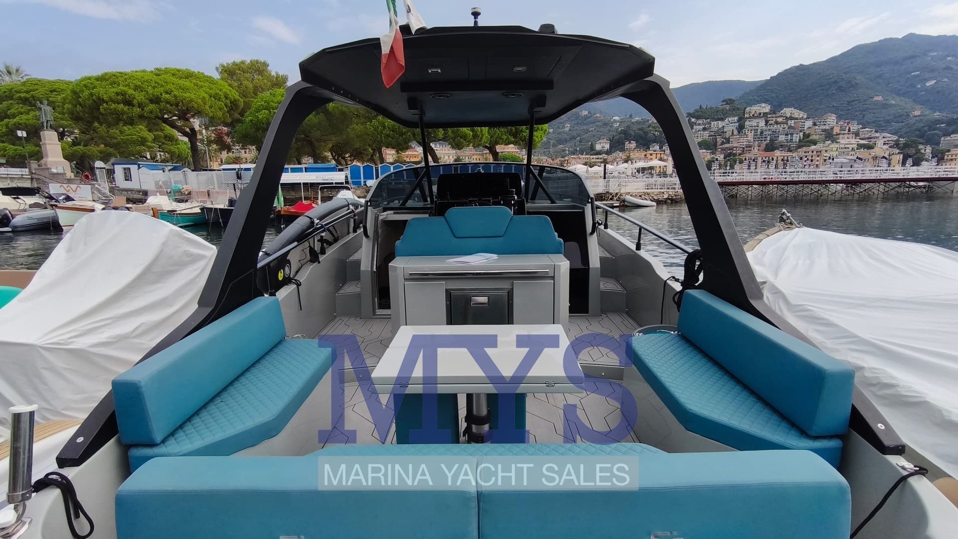 FIM 340 Regina - Deck View FIM 340 Regina - Deck View