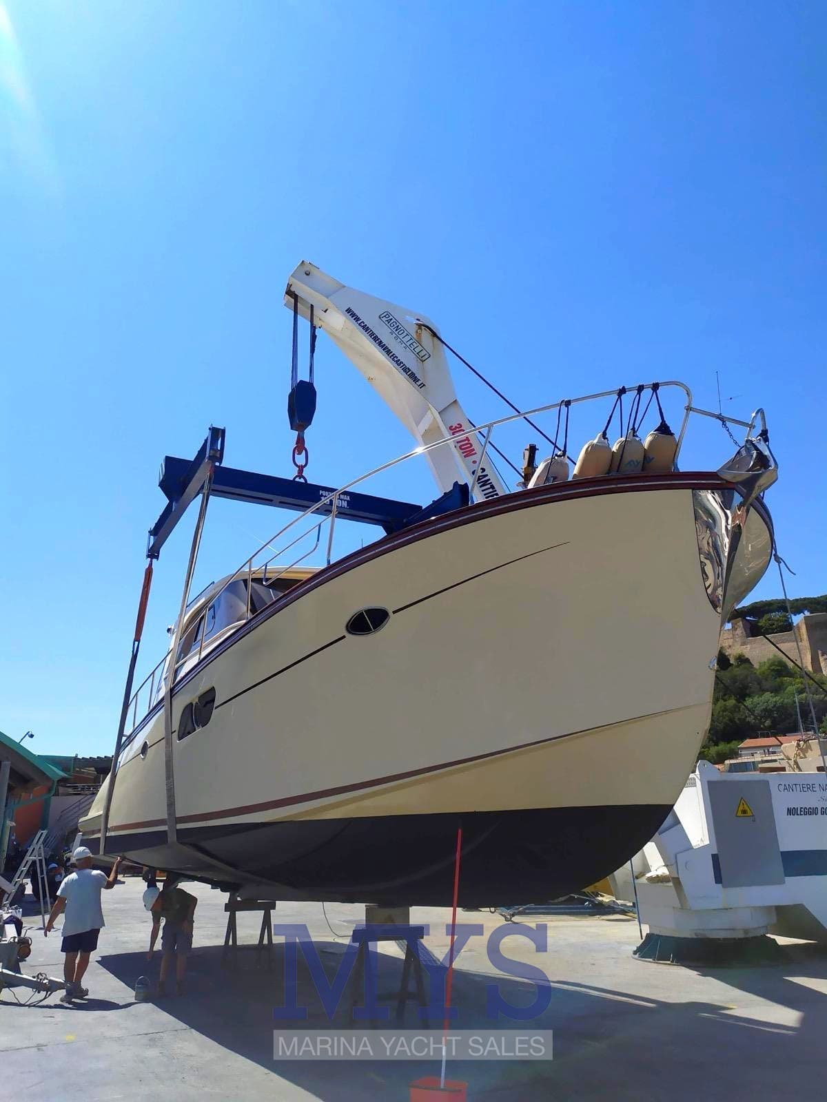 Abati Yachts Abati 46 Newport - Deck View Abati Yachts Abati 46 Newport - Deck View